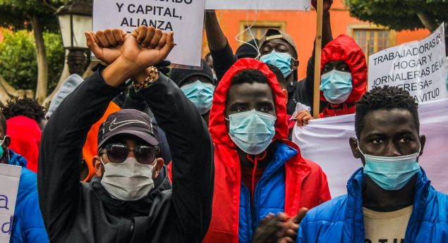 Demonstration gegen die Verhältnisse in den Lagern (Candela)